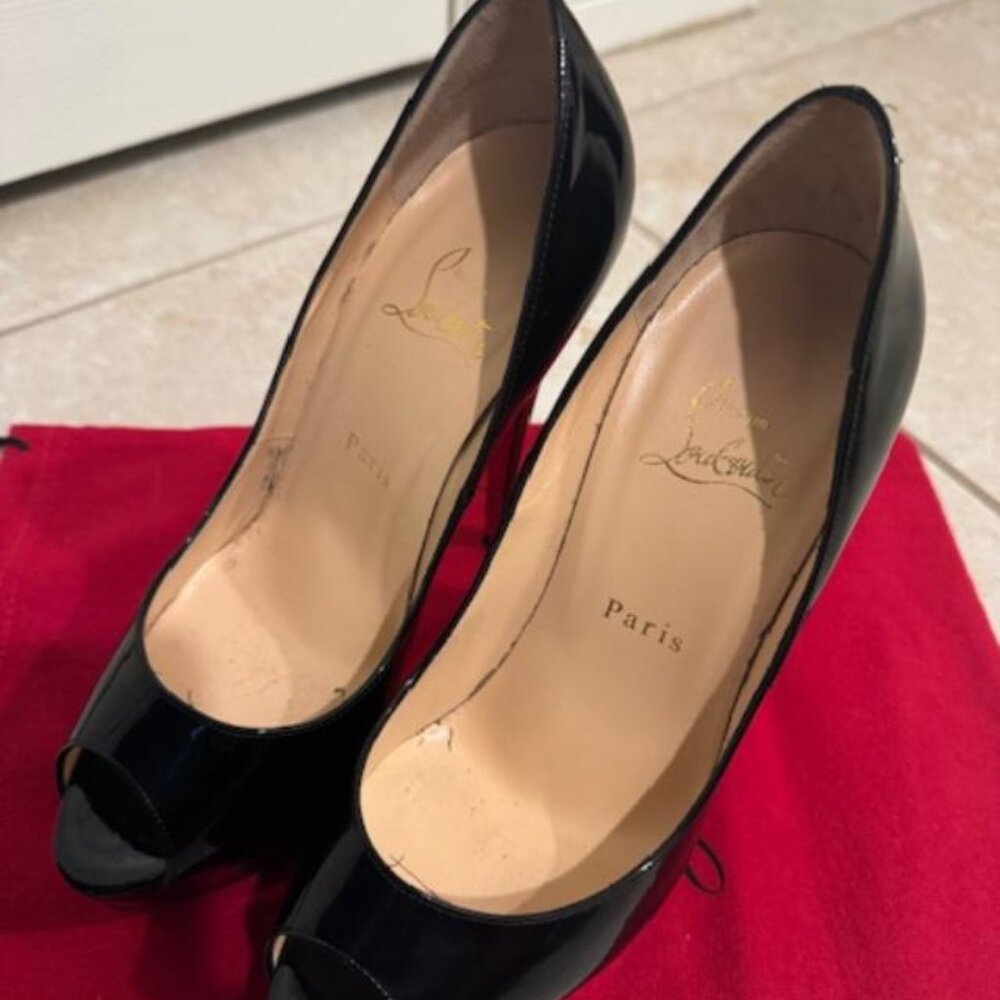 Christian Louboutin Black Patent Peep Toe Pumps 38.5 | 6” Heel Red Sole - Picture 6 of 9
